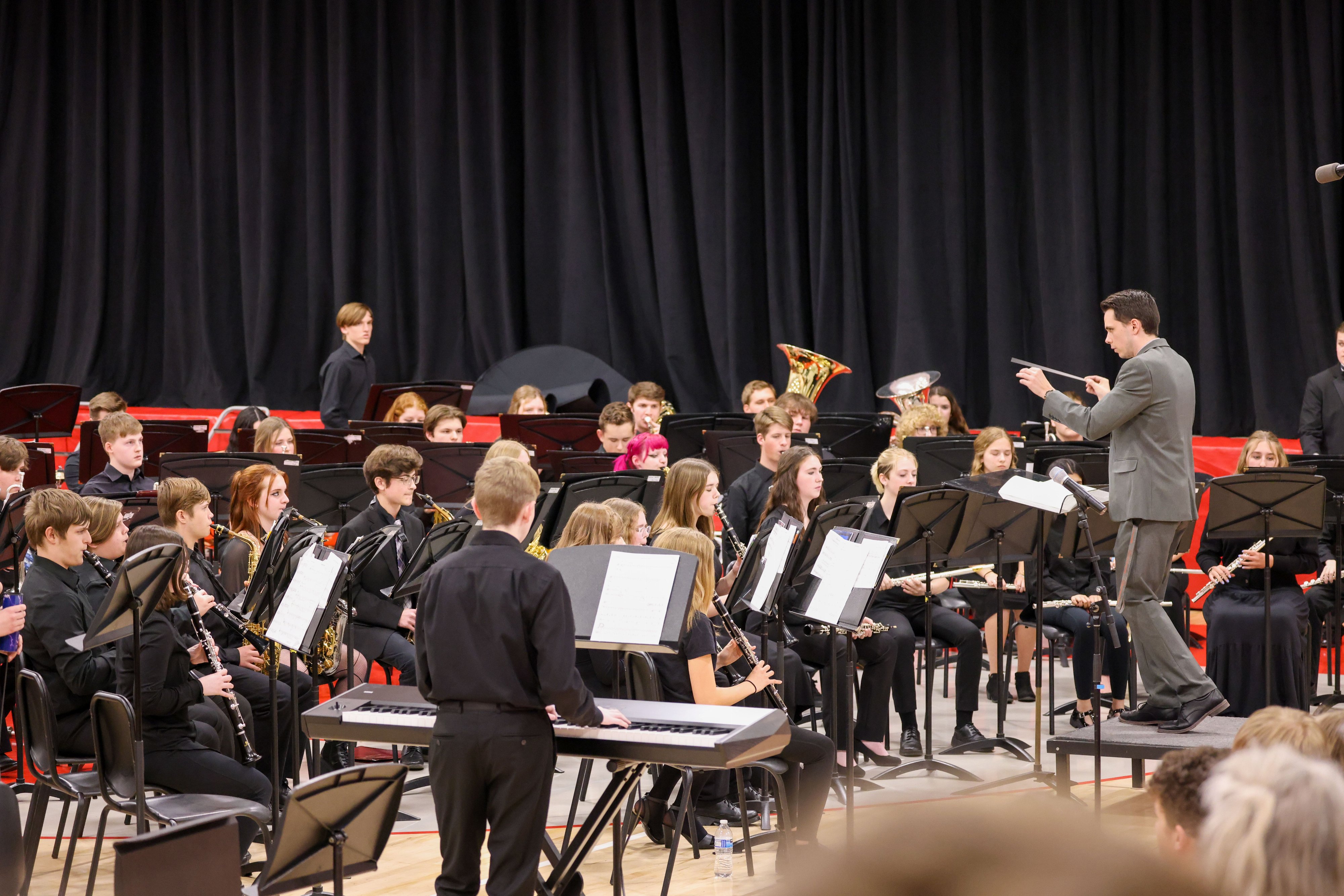 Symphonic Winds 37